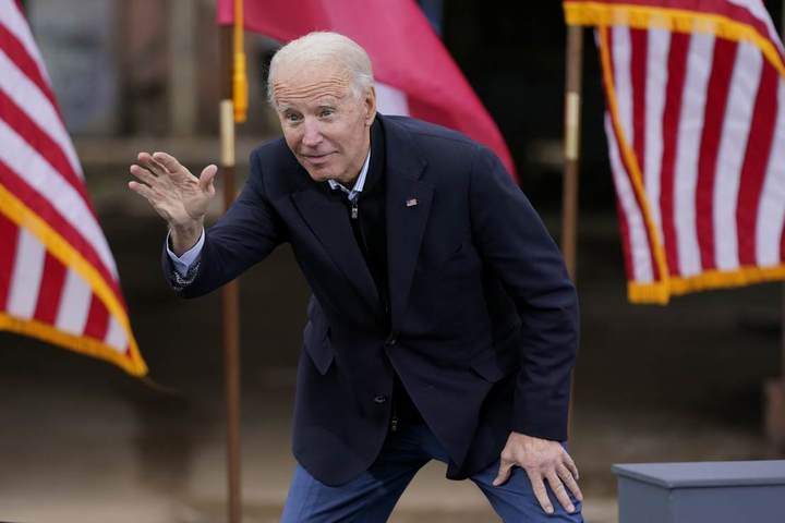 Hypocrite Joe Biden Gets Vaccinated After Suggesting for Months 