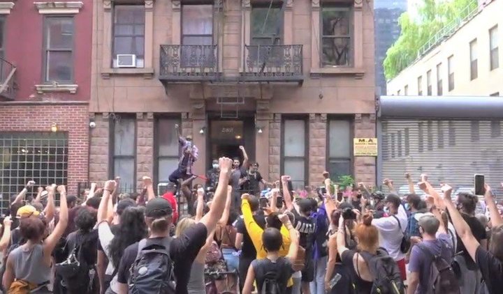 NYPD ordered to retreat after 6-hr standoff with BLM activists: 