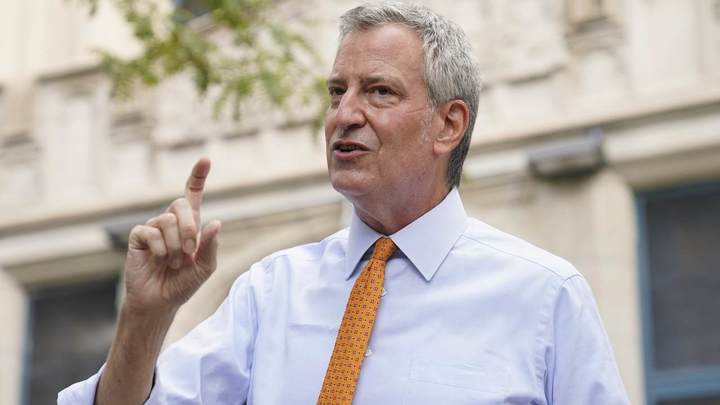 As if Parents Weren't Confused Enough, De Blasio Changes His Min