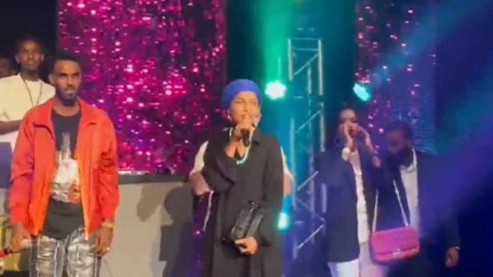 Ilhan Omar Loudly Booed by Somali Crowd in Minneapolis | Frontpa