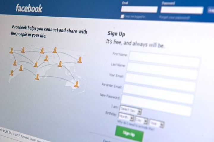 #FacebookDown Erupts On Twitter As Facebook, Instagram Experienc
