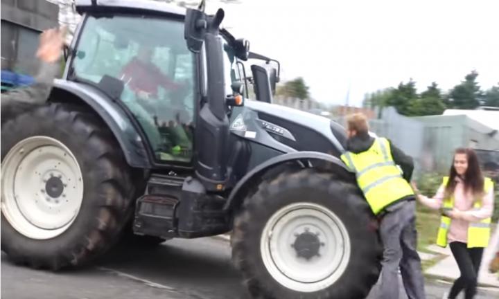 Video: Angry Farmer Reacts Perfectly When A Vegan Protester Trie